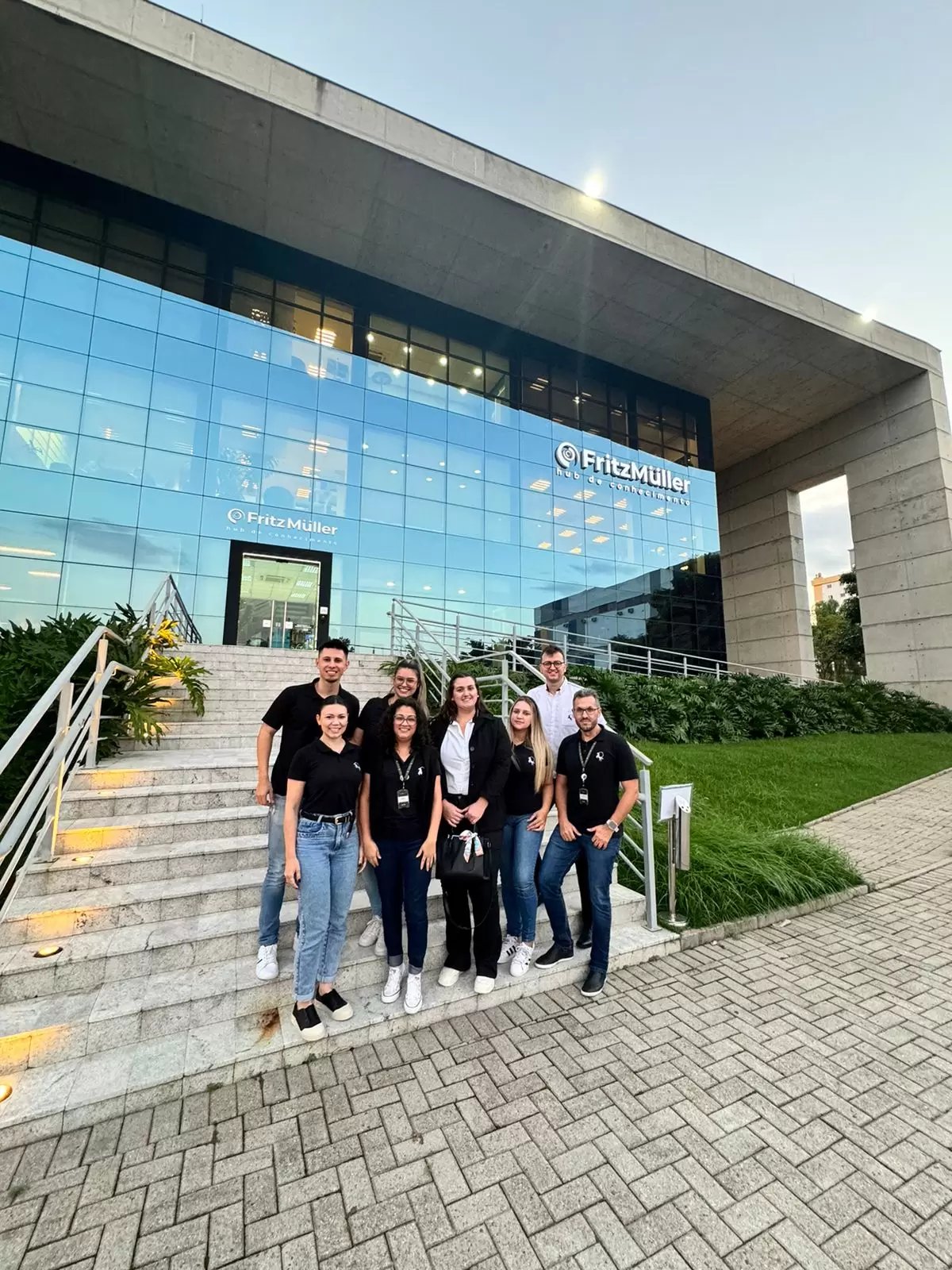 Equipe comercial do Fazzenda aprimora habilidades em negociação avançada com curso na Instituição Fritz Muller