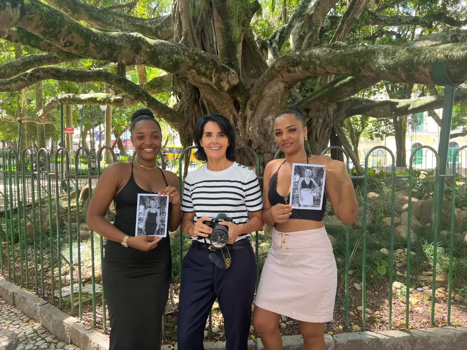 Fotógrafa presenteia mulheres com retratos em Florianópolis