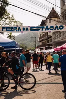 Marcas autorais, música, exposições e oficinas movimentam a Feira da Estação