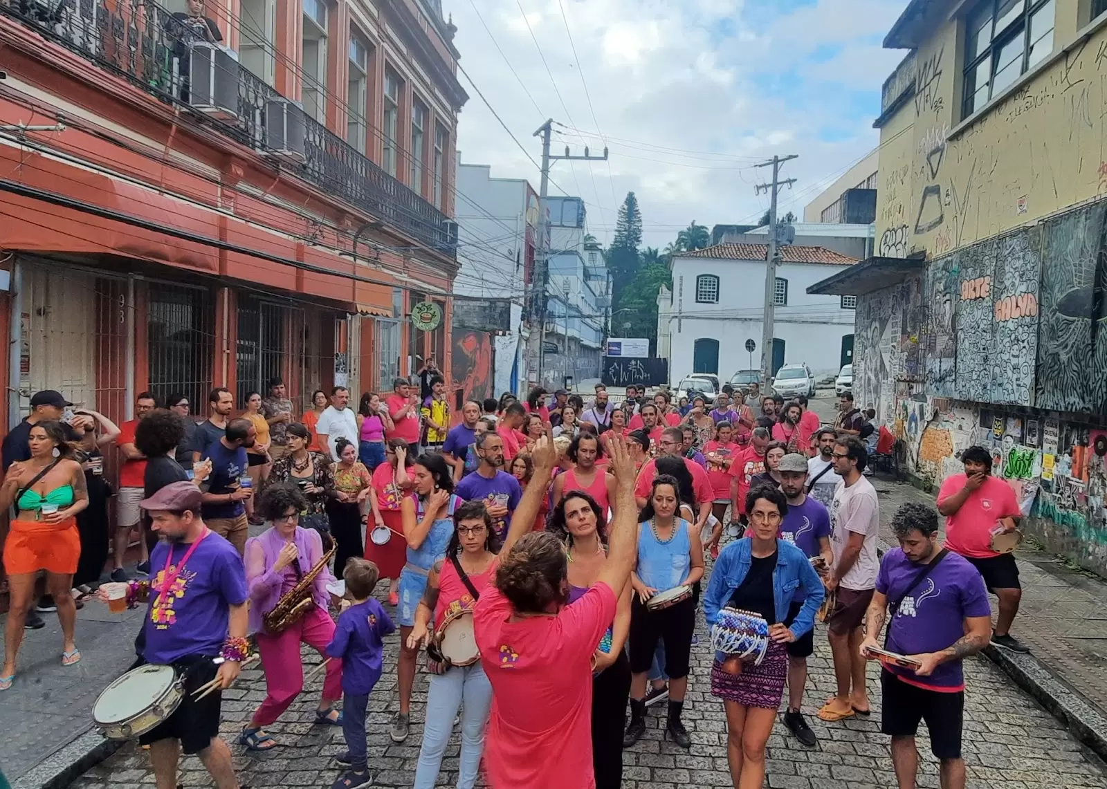 Fanfarra da Ponte leva música e diversão para o Monte Cristo