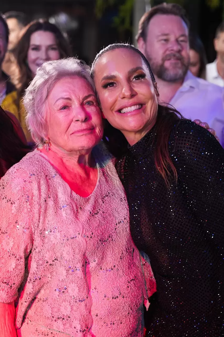 Lilian Werninghaus ganha festa com show surpresa de Ivete Sangalo e Sérgio Reis, em comemoração aos 90 anos