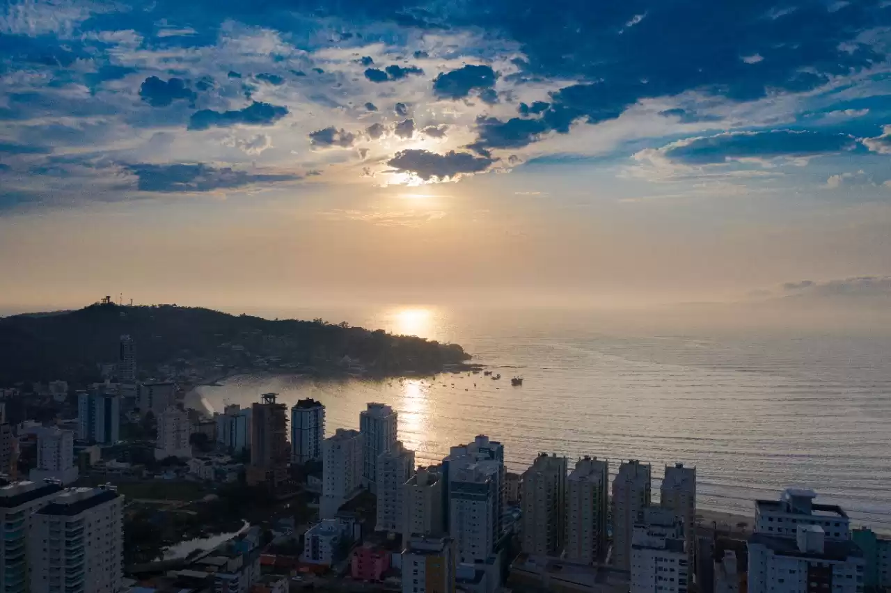 Colinas de Camboriú Village aposta em um urbanismo contemporâneo e conectado com a natureza