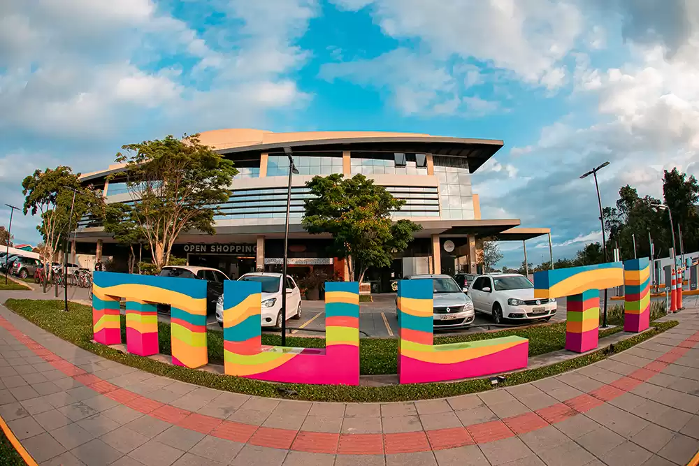 Com 100% de ocupação, open shopping de Florianópolis gera mais de 60 vagas de trabalho