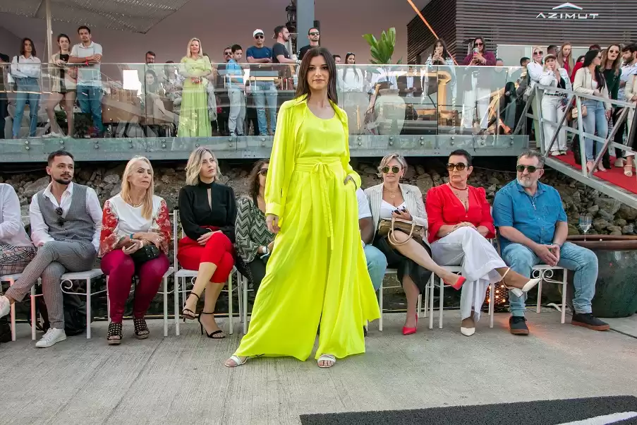 Desfile da Cosmopolitan Collection fez sucesso na Marina Itajaí