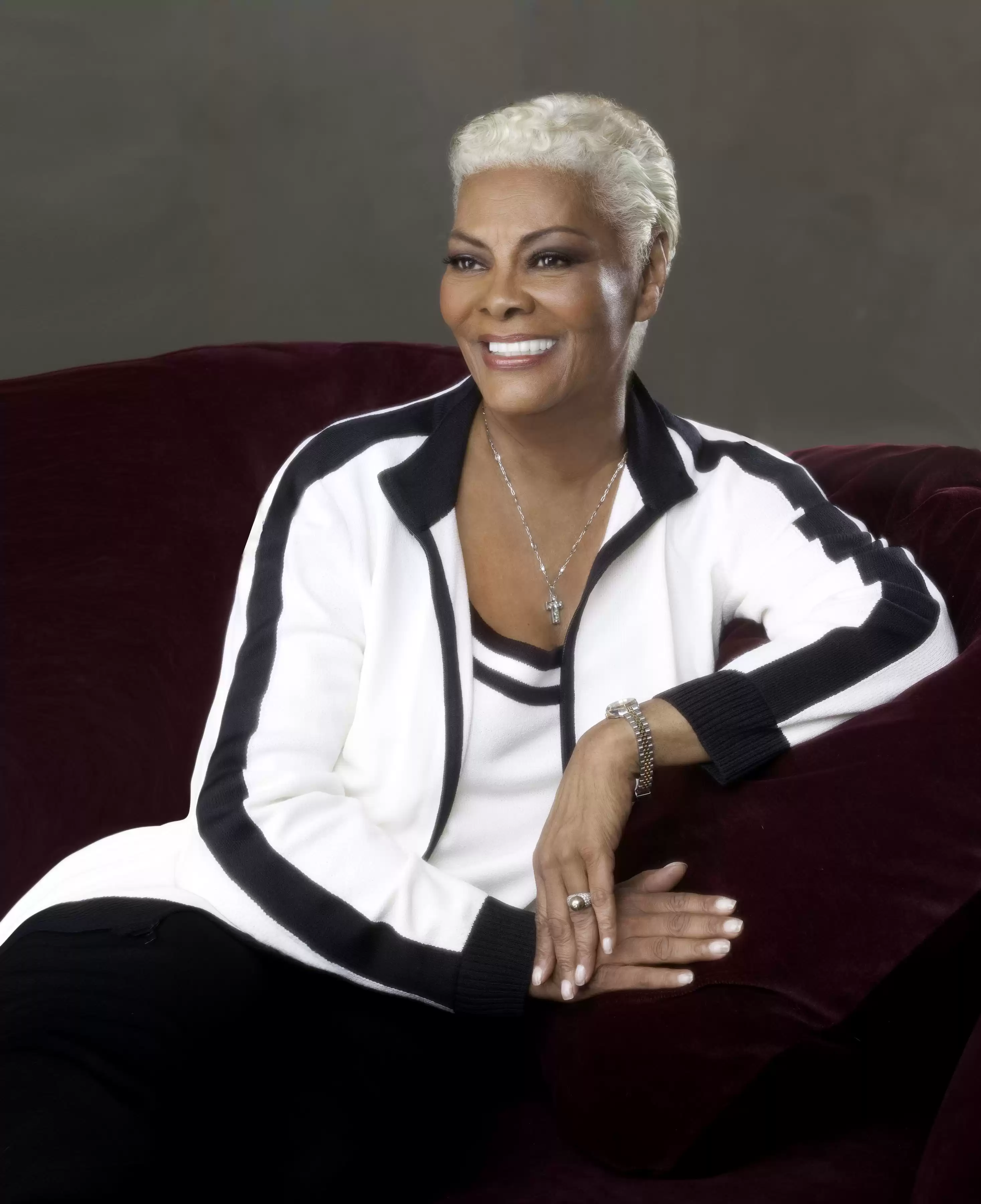 Diva Dionne Warwick faz última apresentação no Brasil