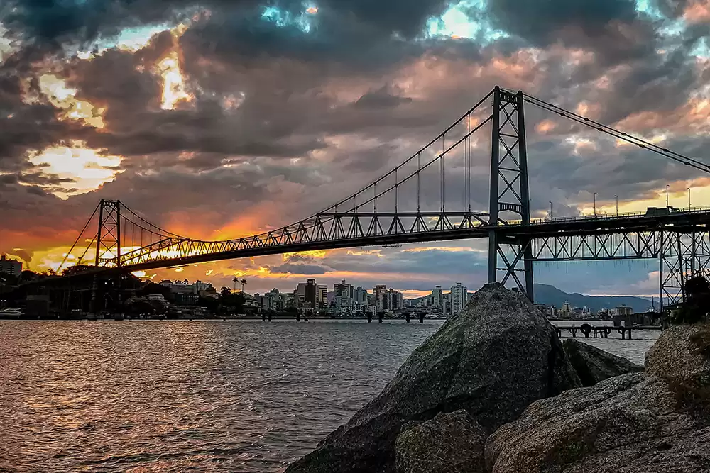 Exposição gratuita reúne 63 fotógrafos e presta homenagem ao Dia Mundial da Fotografia