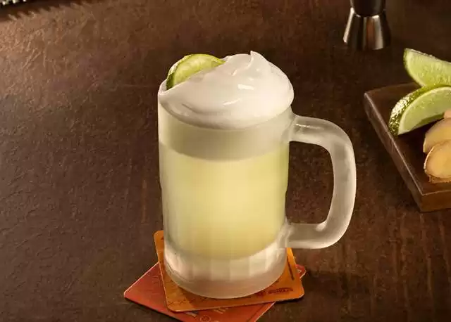 Outback lança Moscow Mule na icônica caneca congelada