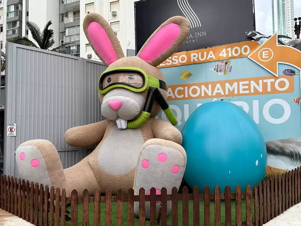 Ovos coloridos, trilhas de cenoura e cestinha de frutas: a Páscoa dos animais no Oceanic Aquarium