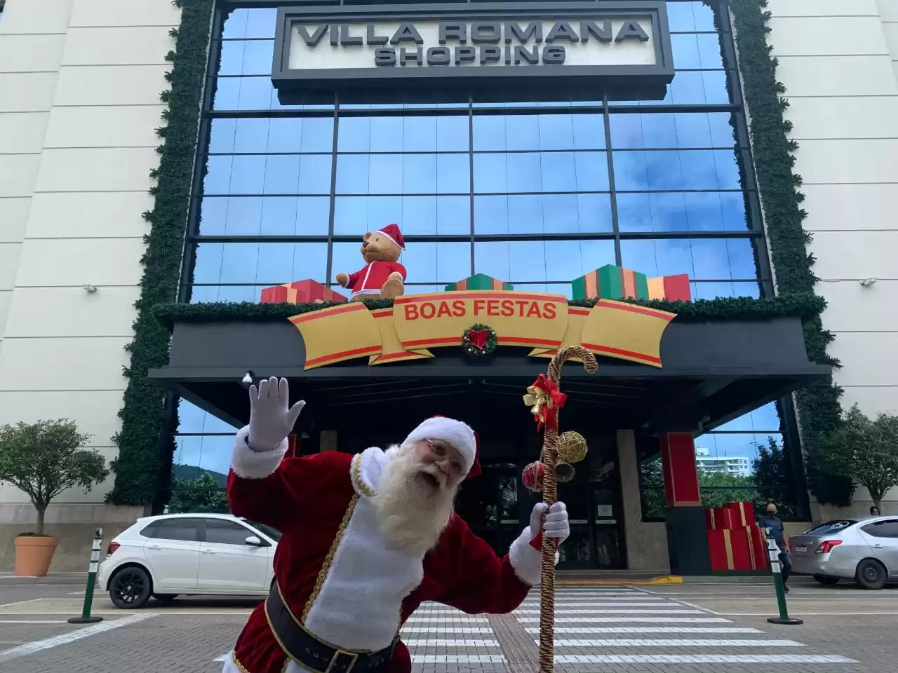 Villa Romana Shopping inaugura decoração de Natal nesta sexta (5) com Papai Noel, árvore gigante e ação solidária